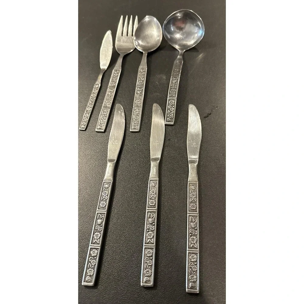 Oneida Northland Spring Fever Stainless Steel 3 Dinner Knives 4 Piece Hostess